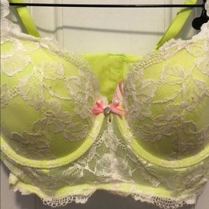 NWOT Victoria’s Secret Bra in Yellow and Lace